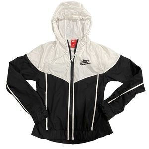 Nike Sportwear Windrunner black/white jacket